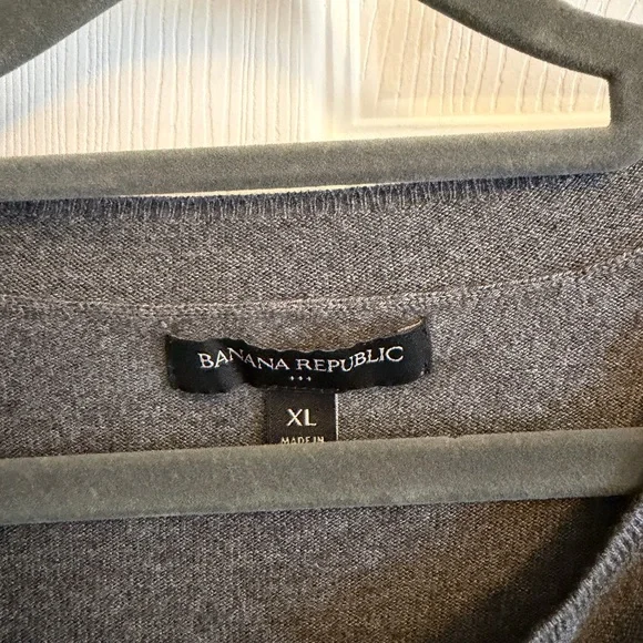 Banana Republic Charcoal Cardigan - Picture 3 of 4